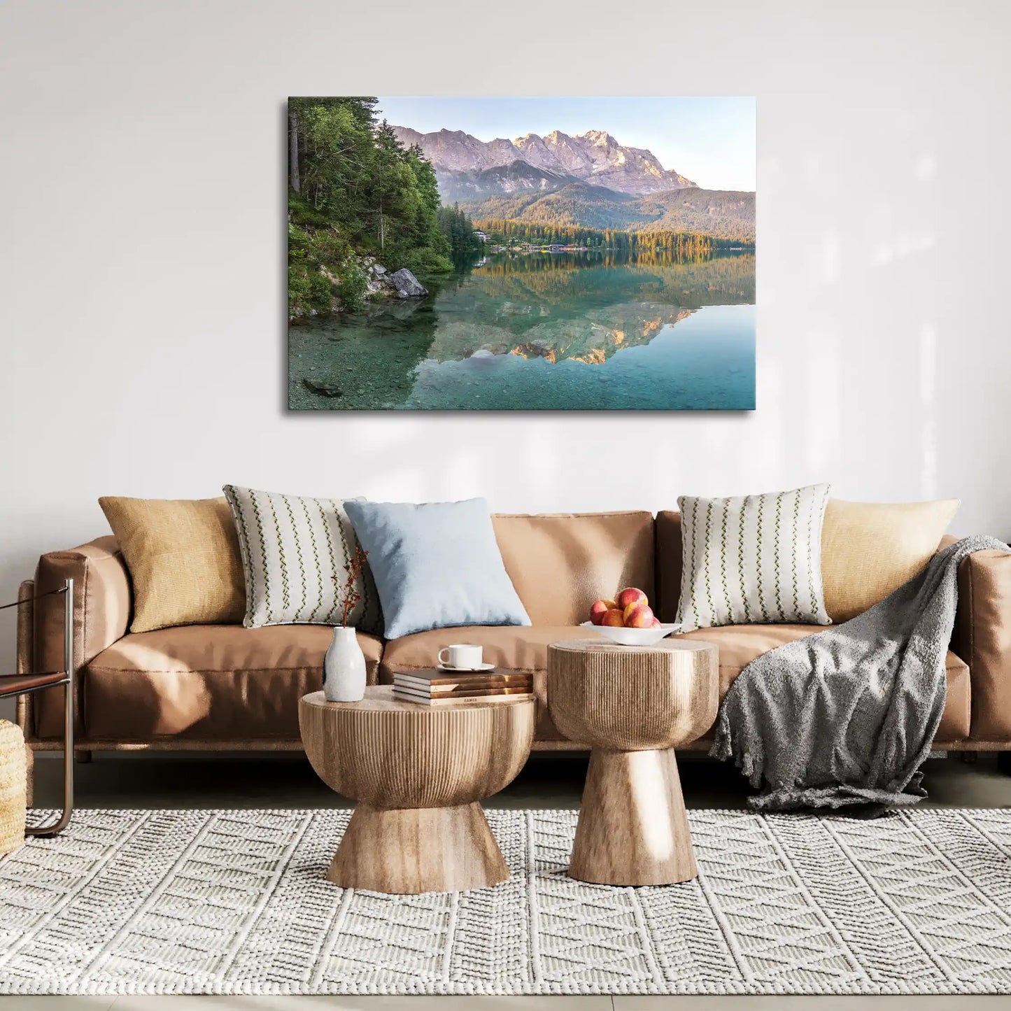 Leinwandbild alpine Berge vor einem stillen Bergsee bei Sonnenaufgang