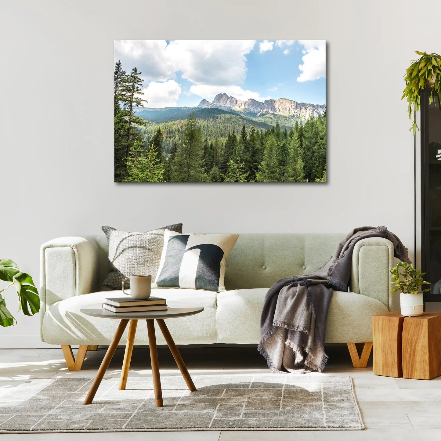 Leinwandbild mit Fichtenwald und Bergen in den Alpen
