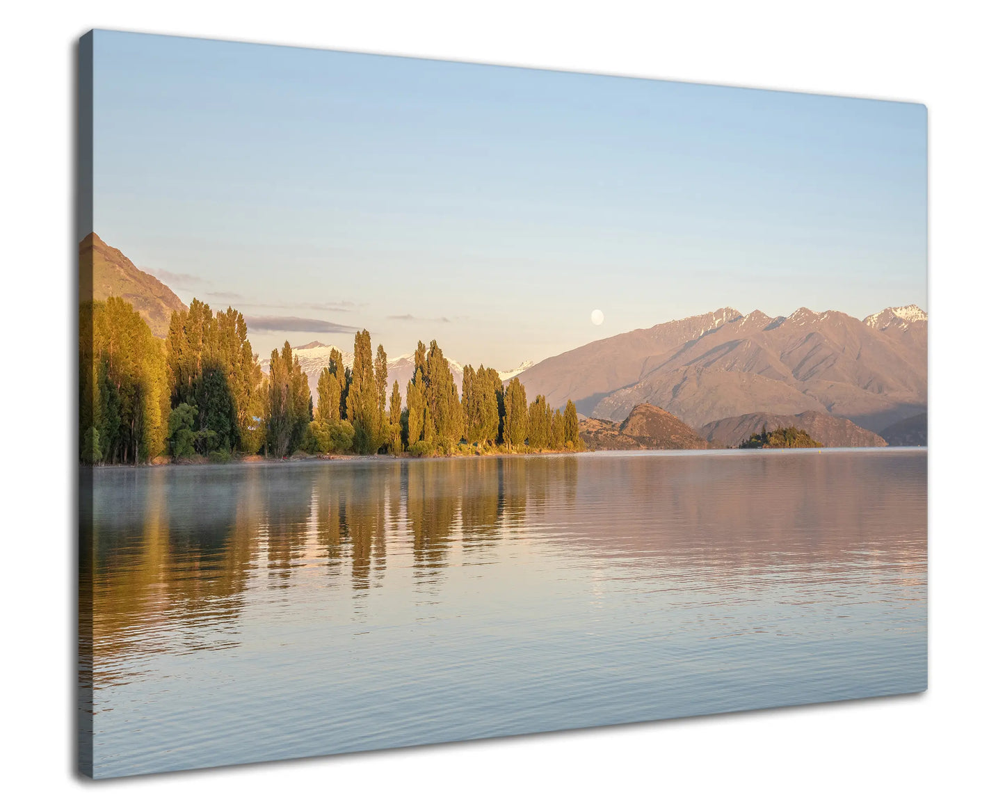 Leinwandbild mit Bergsee in Neuseeland bei Sonnenaufgang und Spiegelung im Wasser