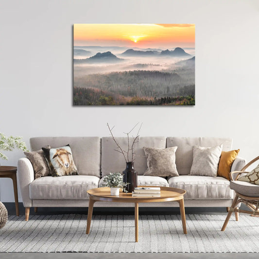 Leinwandbild Sonnenaufgang mit Nebel in einem Tal einer Wald Landschaft