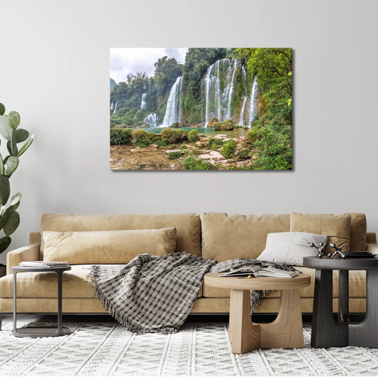 Leinwandbild natürliche Wasserfälle im tropischen Vietnam