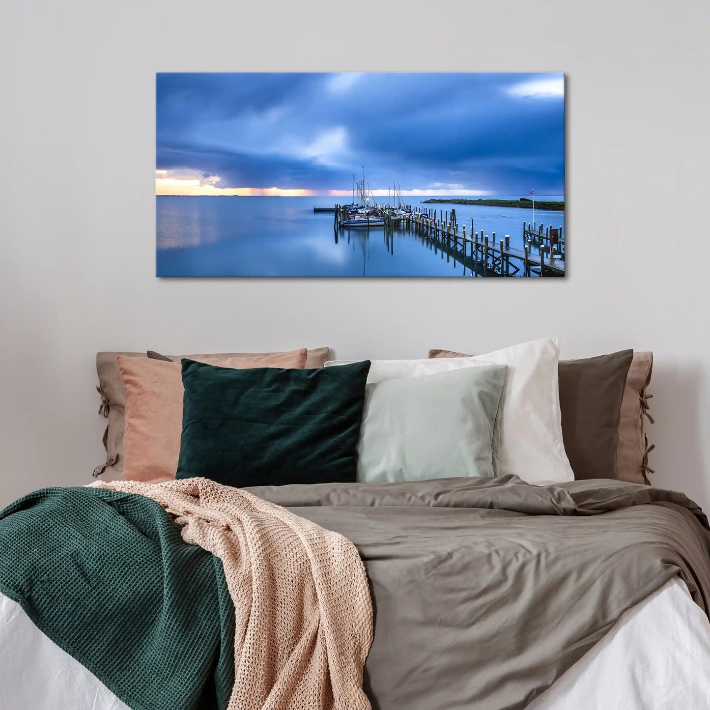 Leinwandbild - Gewitterwolken über dem Hafen