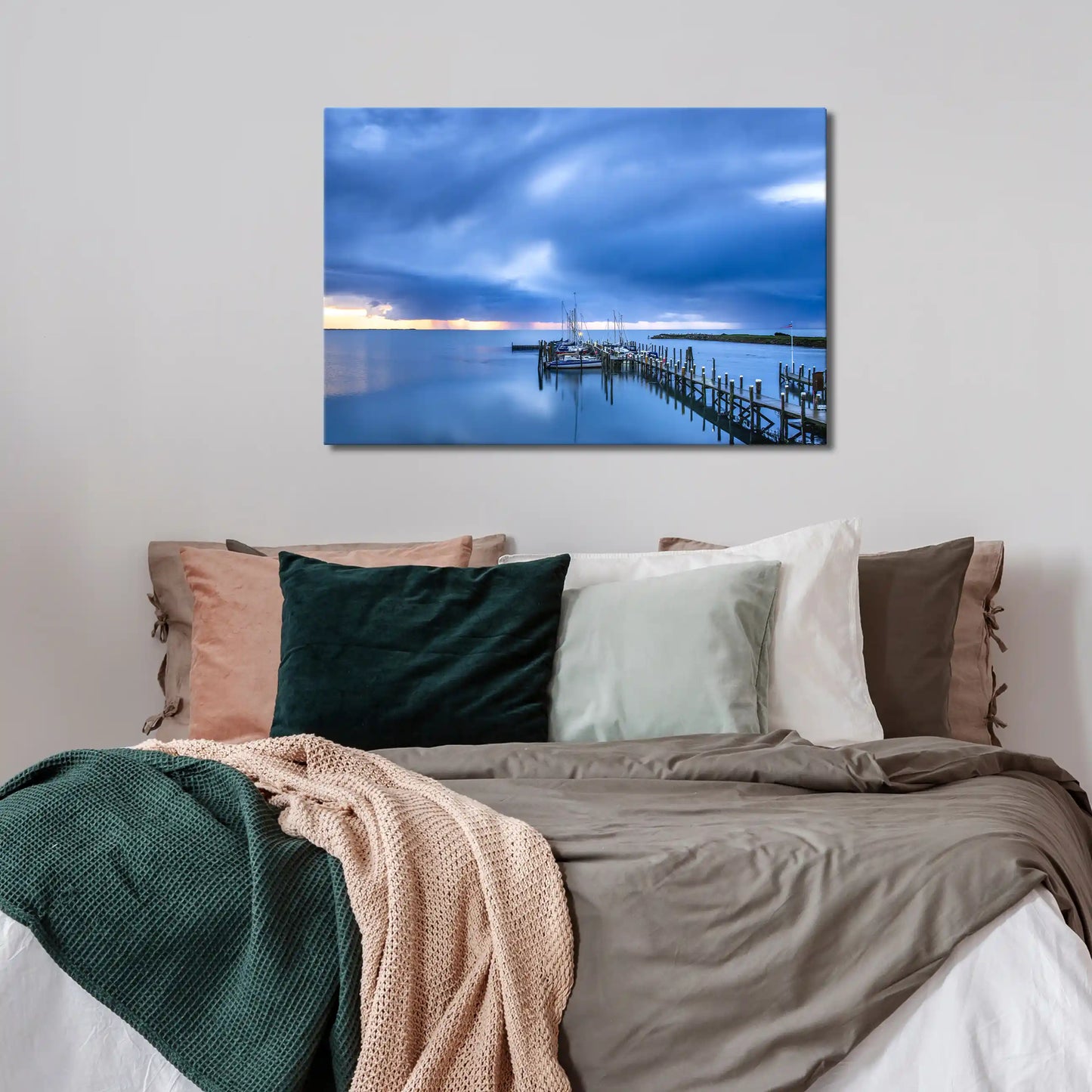 Leinwandbild - Gewitterwolken über dem Hafen