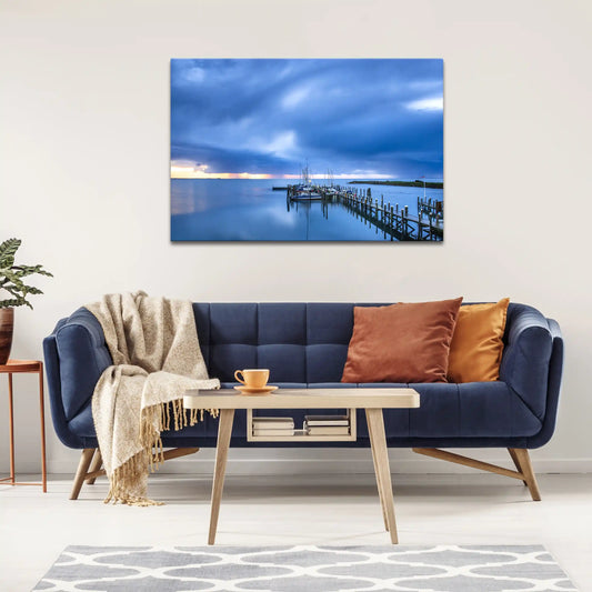 Leinwandbild Hafen am Meer bei Sonnenaufgang blaue Stunde