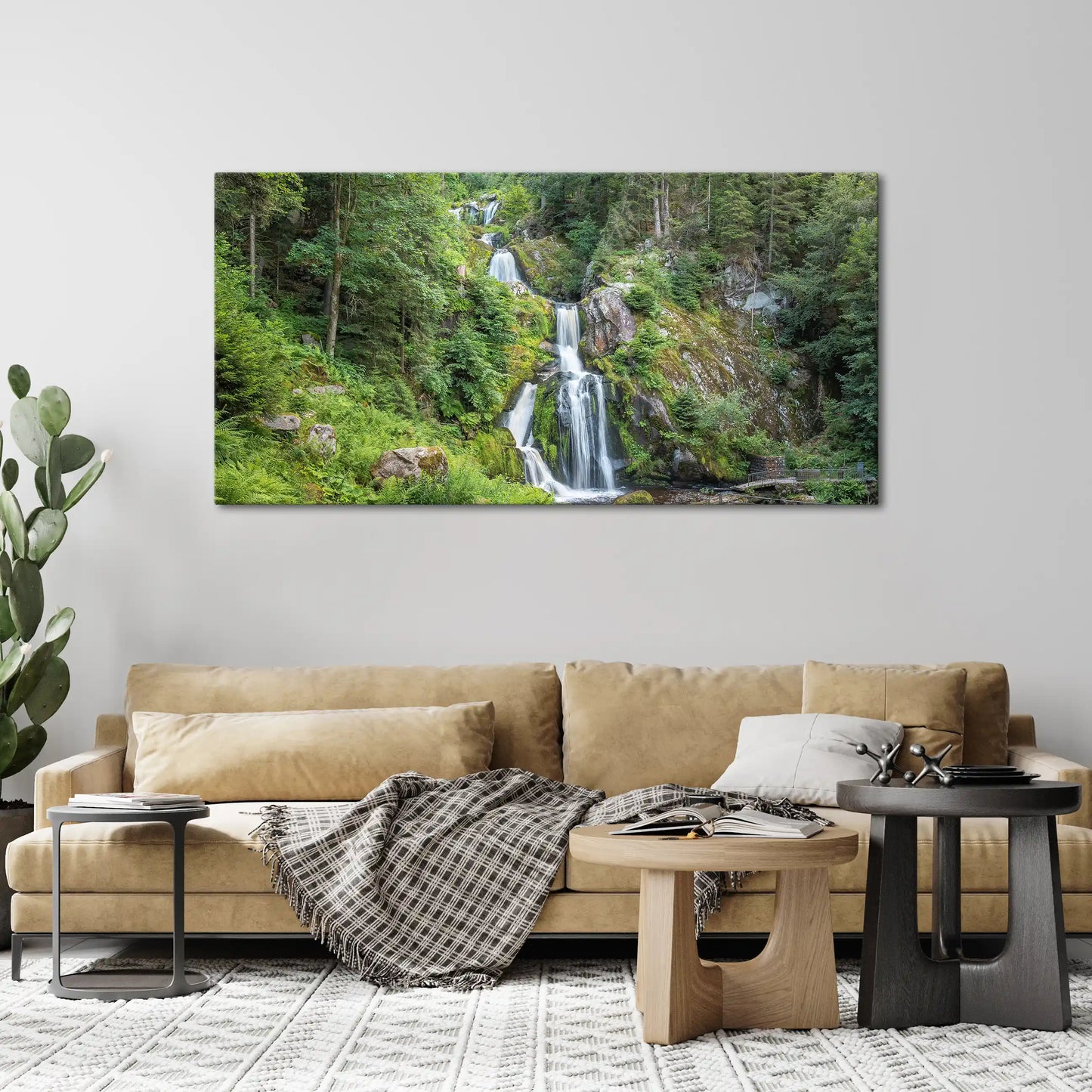 Leinwandbild mit Wasserfall im Schwarzwald umgeben von dichtem Wald
