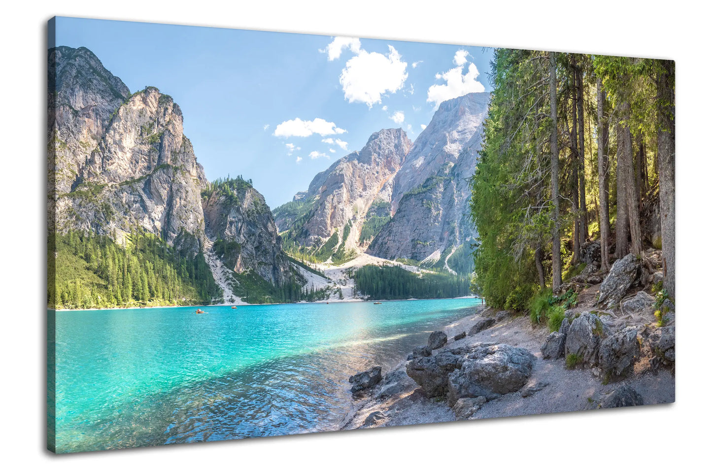 Leinwandbild Alpensee mit türkisem Wasser und Bergen im Hintergrund