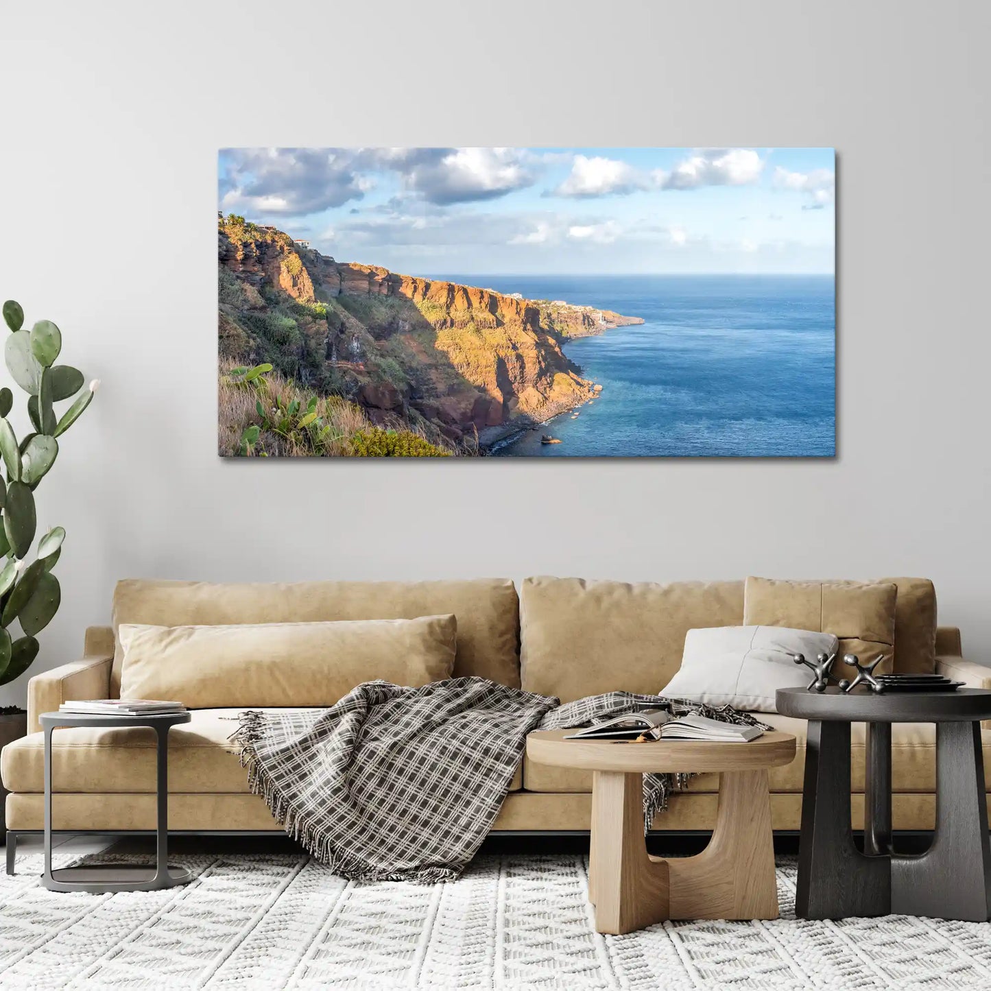 Wandbild Steilküste von Madeira mit Meer über Couch im Wohnzimmer