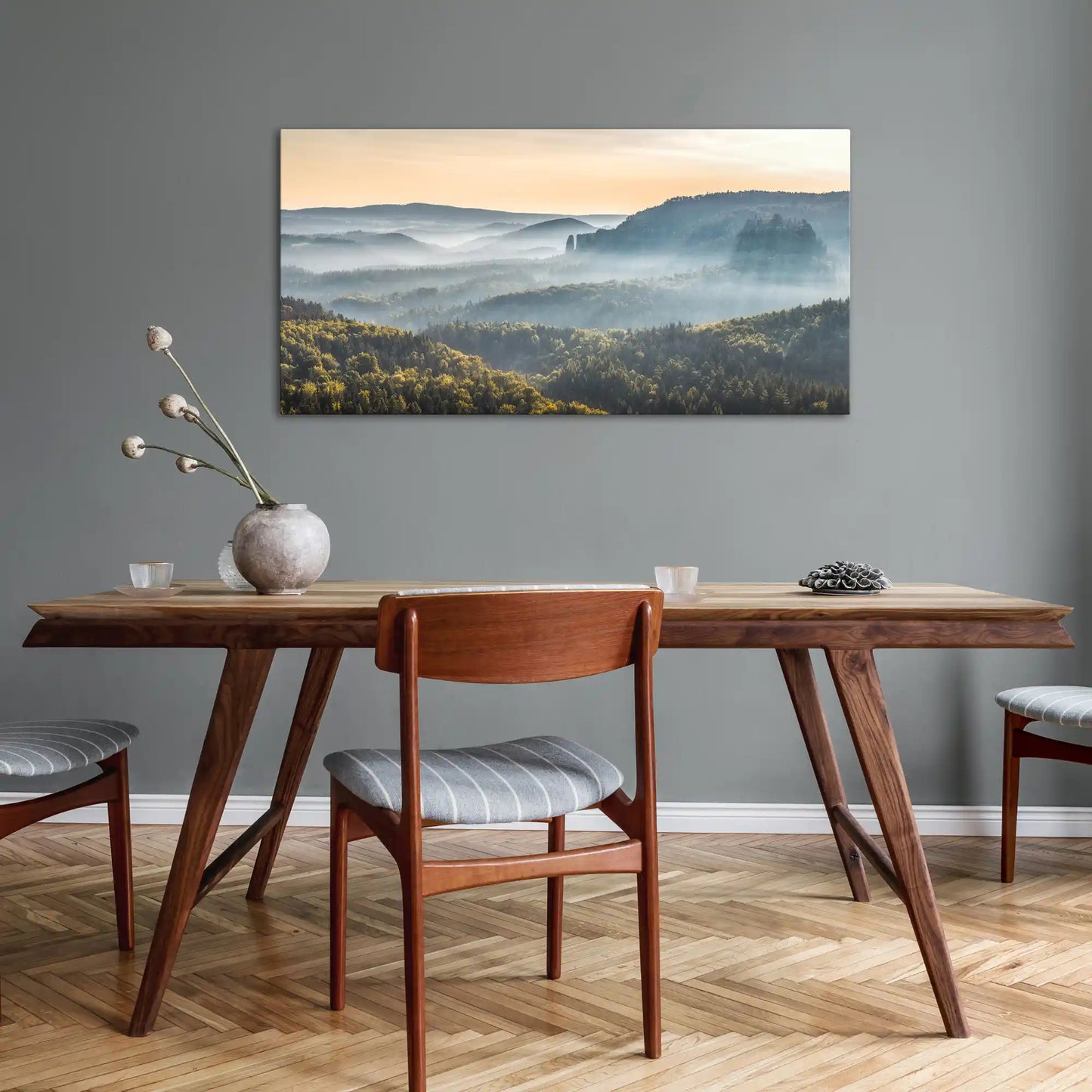 Wandbild Landschaft Tal im Sonnenaufgang mit Nebel über Tisch im Esszimmer