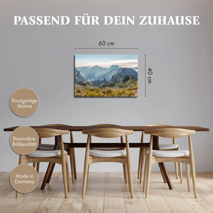 Leinwandbild - Strahlende Bergwelt