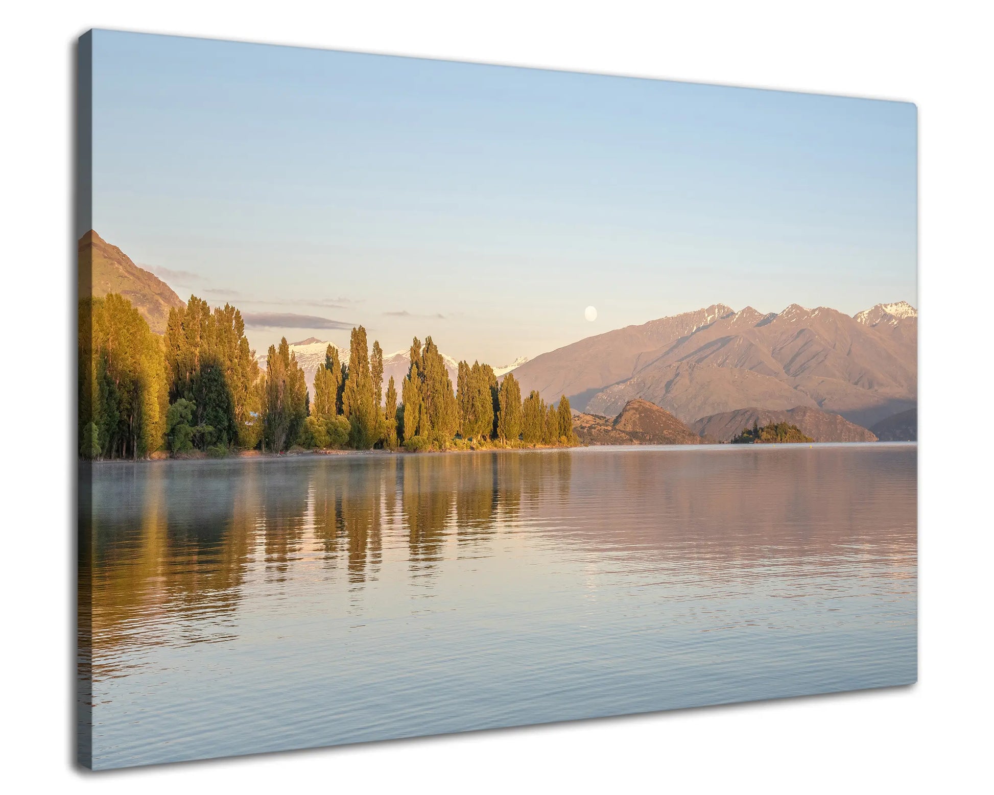 Leinwandbild mit Bergsee in Neuseeland bei Sonnenaufgang und Spiegelung im Wasser
