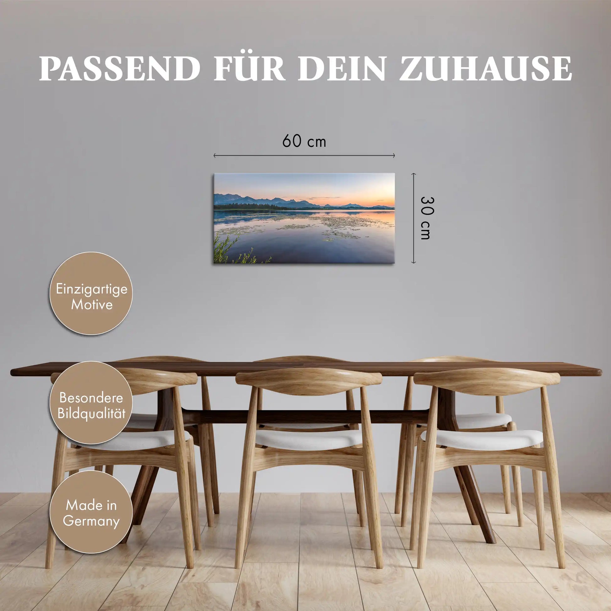 Leinwandbild See bei Sonnenuntergang und Bergen im Hintergrund