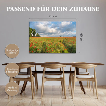 Leinwandbild mit rotem Mohn im weiten Blumenfeld