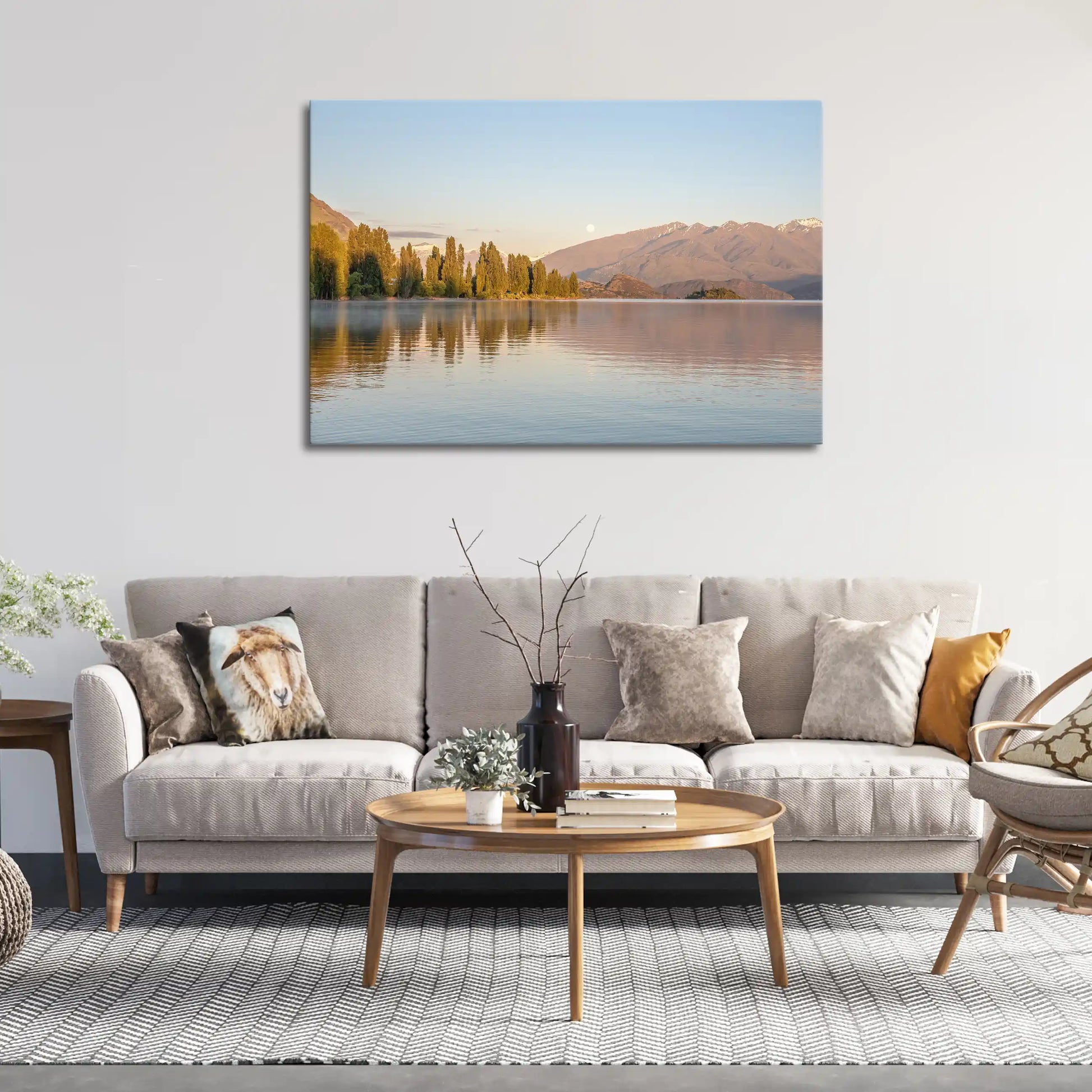 Leinwandbild mit Bergsee in Neuseeland bei Sonnenaufgang und Spiegelung im Wasser