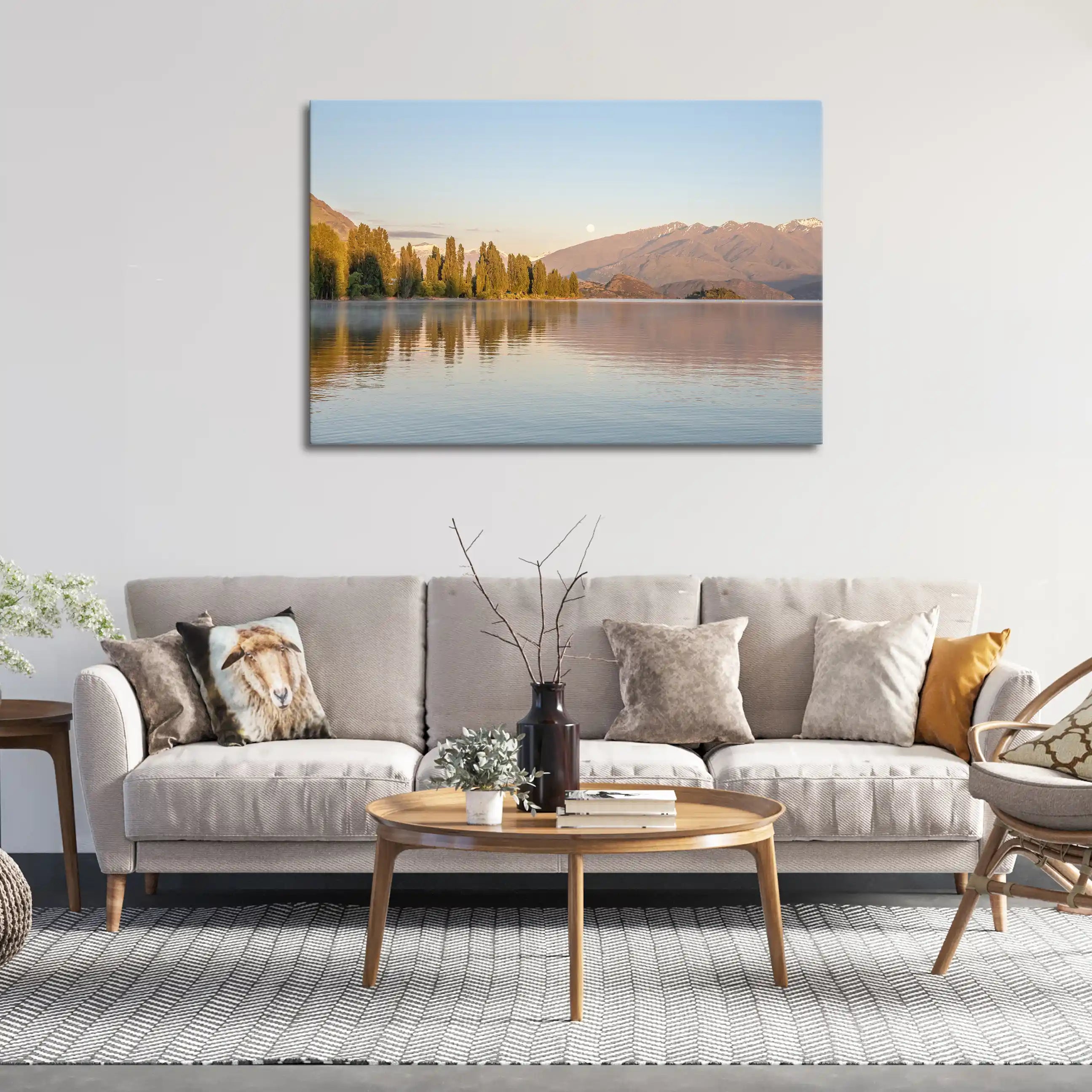 Leinwandbild mit Bergsee in Neuseeland bei Sonnenaufgang und Spiegelung im Wasser