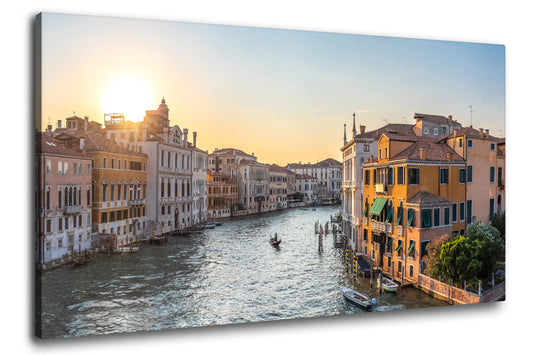 Leinwandbild Sonnenuntergang in Venedig am Kanal mit Altstadt